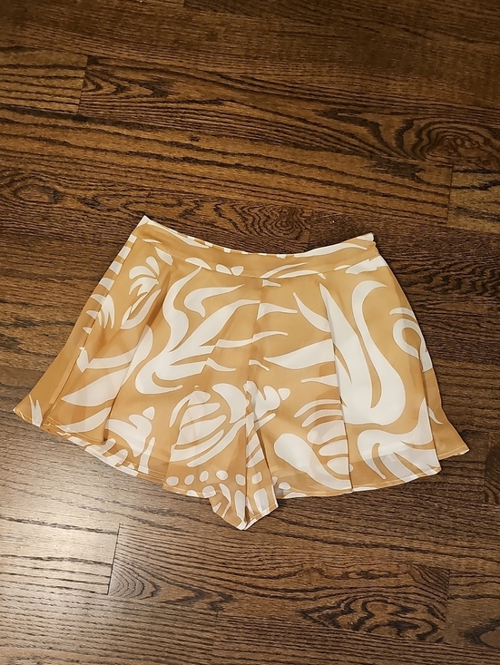 Forever 21 Pants - Forever 21 Tan & White Printed Skort Shorts